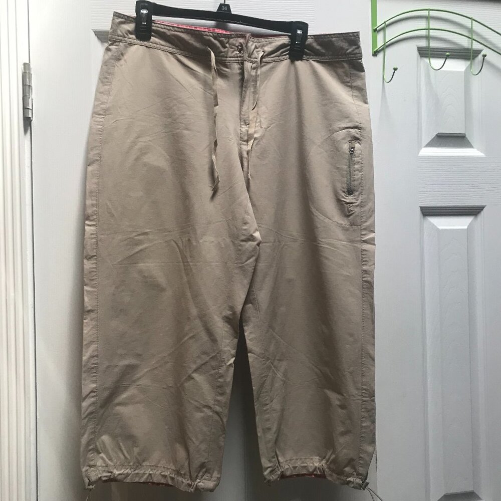 Capri Beige Zippers pockets on back